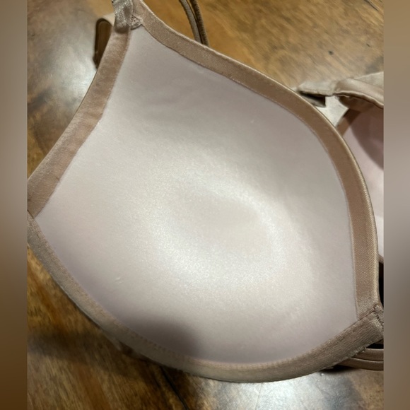 Victoria’s Secret, set of 2 pushup 32C bras, 1 NWT, can be sold separately, sexy - Picture 9 of 9